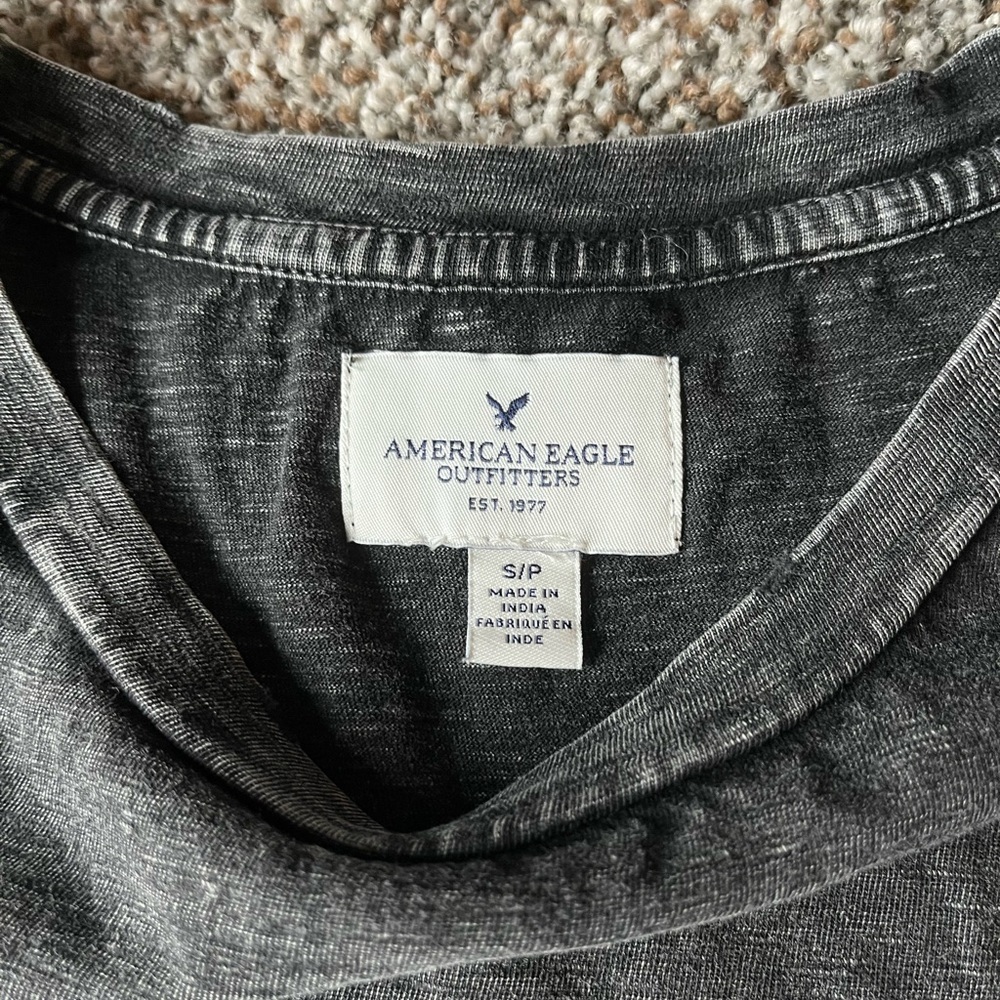 Distressed American Eagle t-shirt - Picture 3 of 3